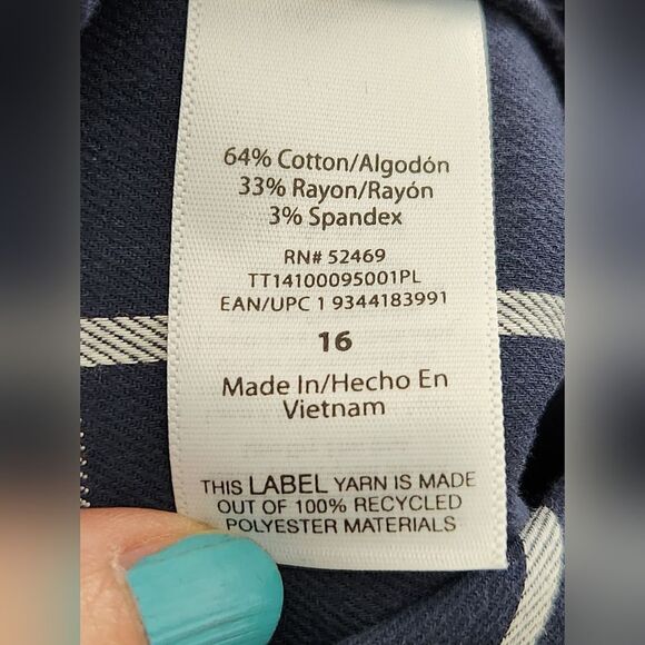 Time And Tru Stretch Plaid Capri Pants - Picture 5 of 12